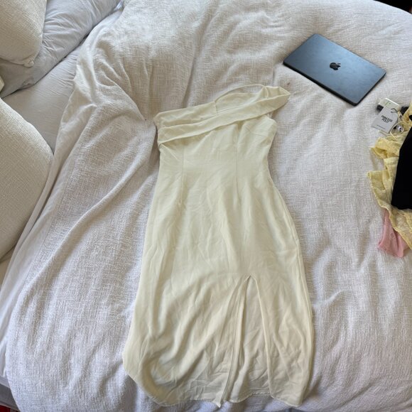 Superdown Jillian Asymmetric Midi Dress - White - Picture 3 of 5